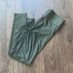 All Access Sz M Army Green 7/8 Leggings LIKE NEW